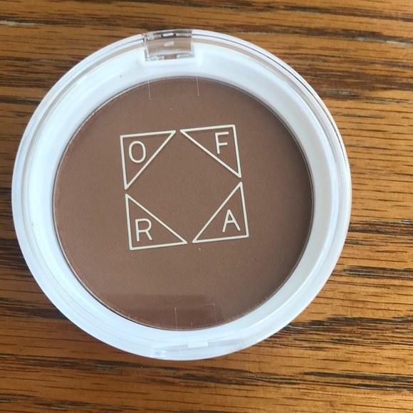 Bronzer - Picture 2 of 2